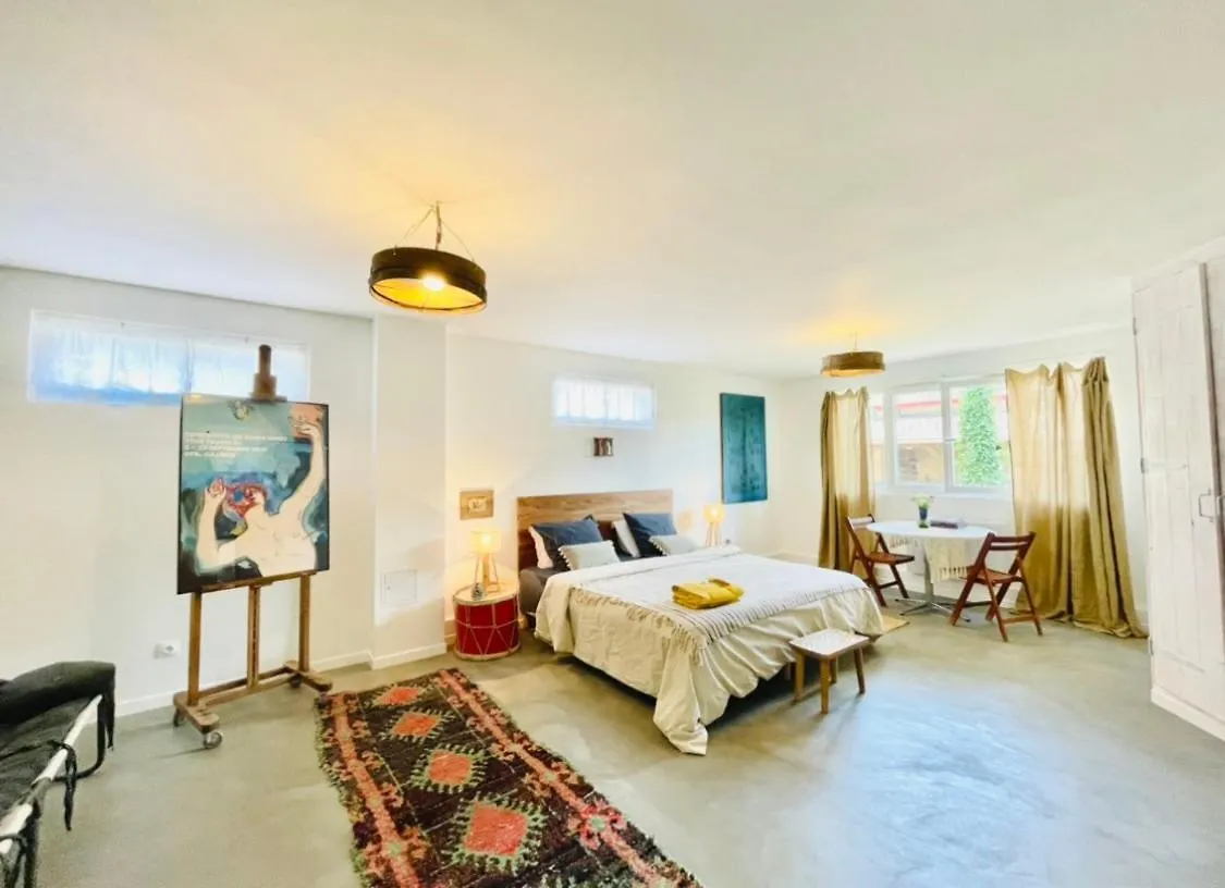 La Madeleine Bed & Breakfast Amplepuis France