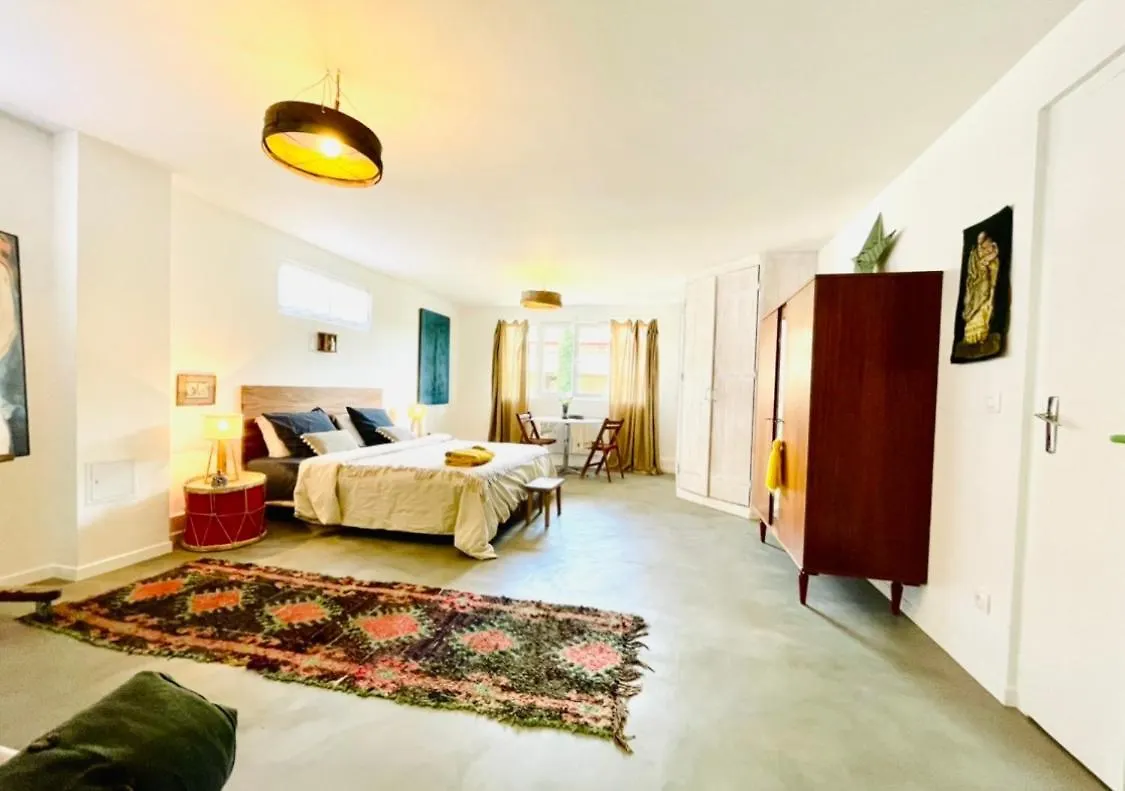 La Madeleine Bed & Breakfast Amplepuis